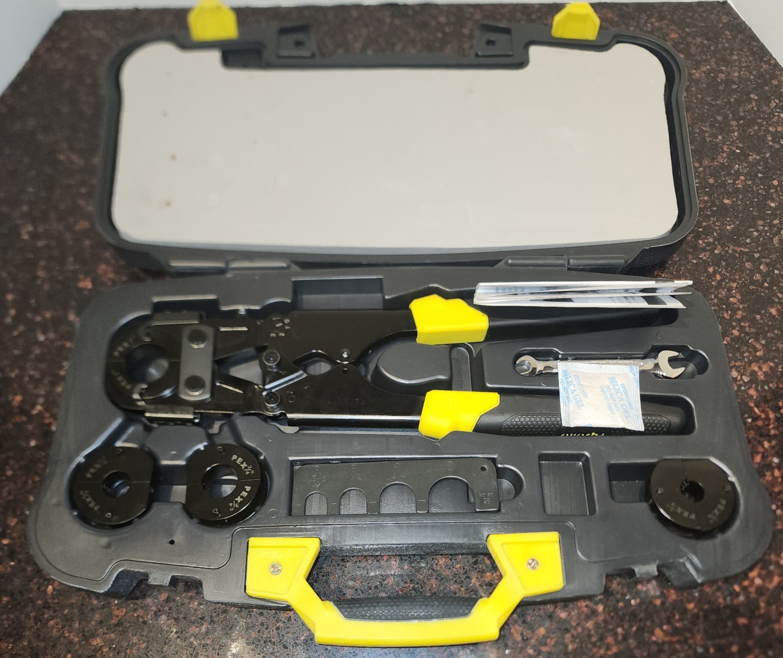Apollo Pex Crimp Tool Kit New