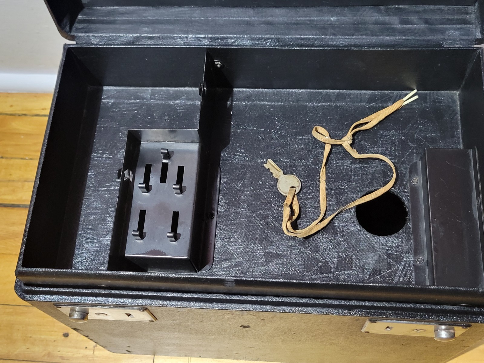 VINTAGE Carrying Case for Sewing Machine SINGER Featherweight 221