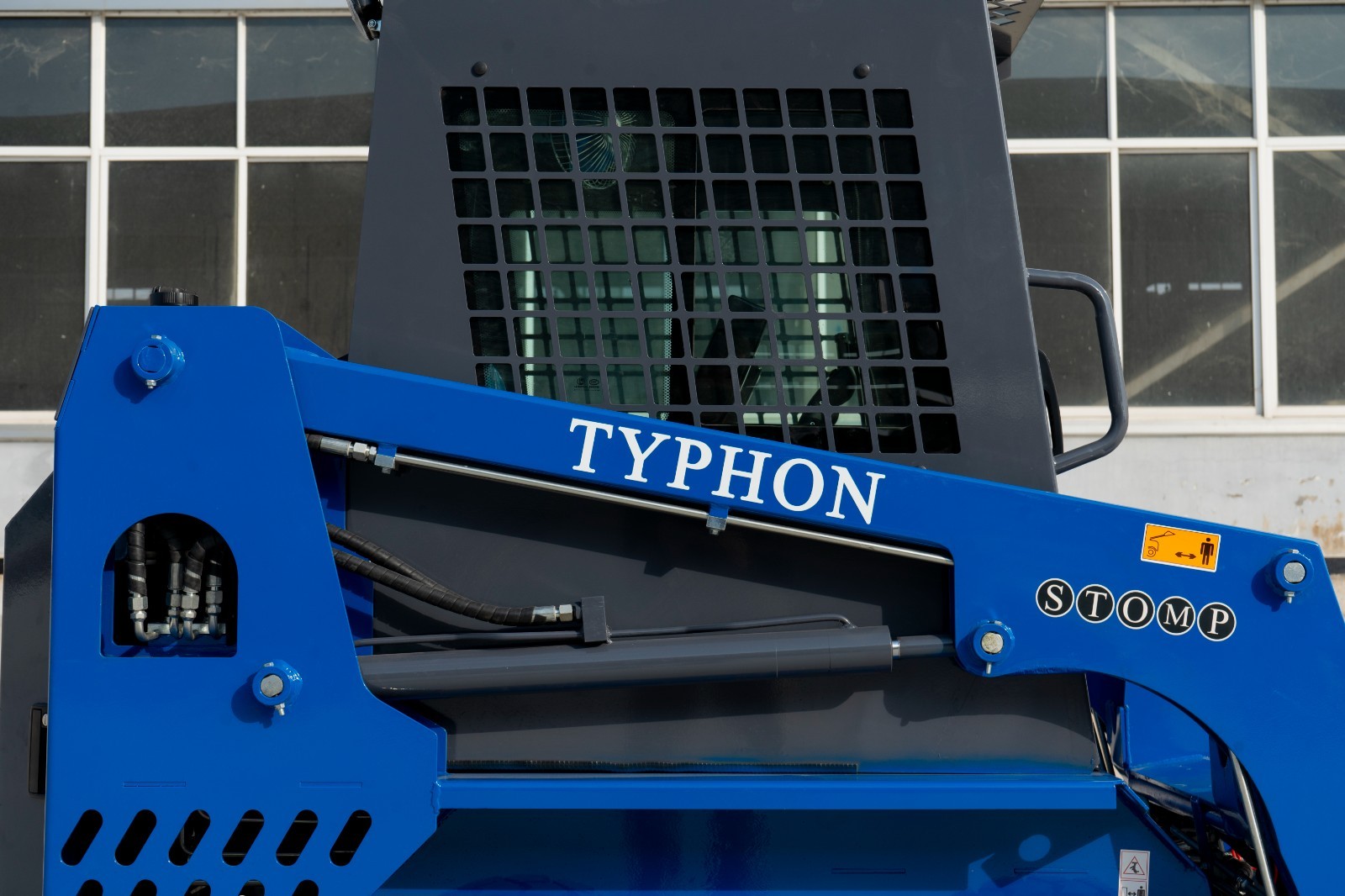 TYPHON STOMP 509 25HP Kubota D1105 1.4 Ton EPA Skid Steer Loader Brand New USA