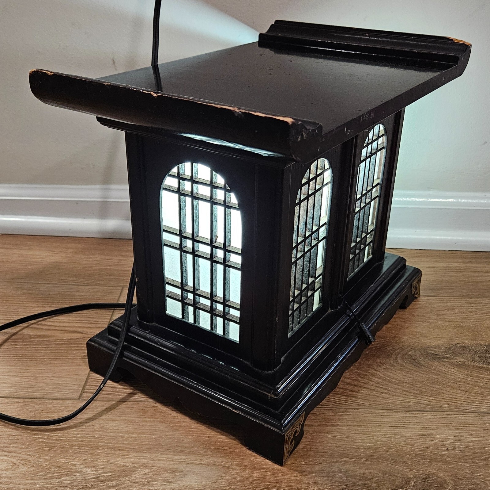 Vintage Asian 2 Bulb Setting Lamp – Buddhist Temple Japanese Shrine Pagoda WORKS