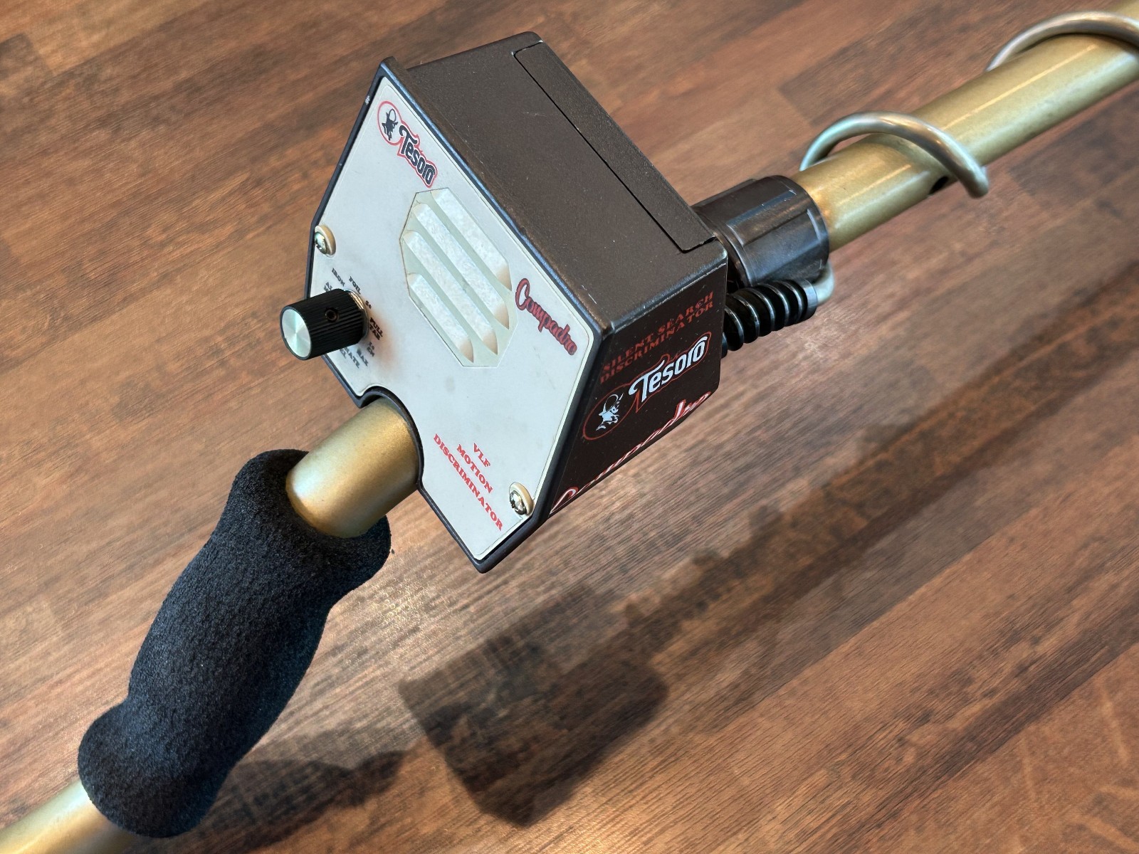 Tesoro COMPADRE Metal Detector with 5.75 Inch Coil, New Battery, Manual - Nice!