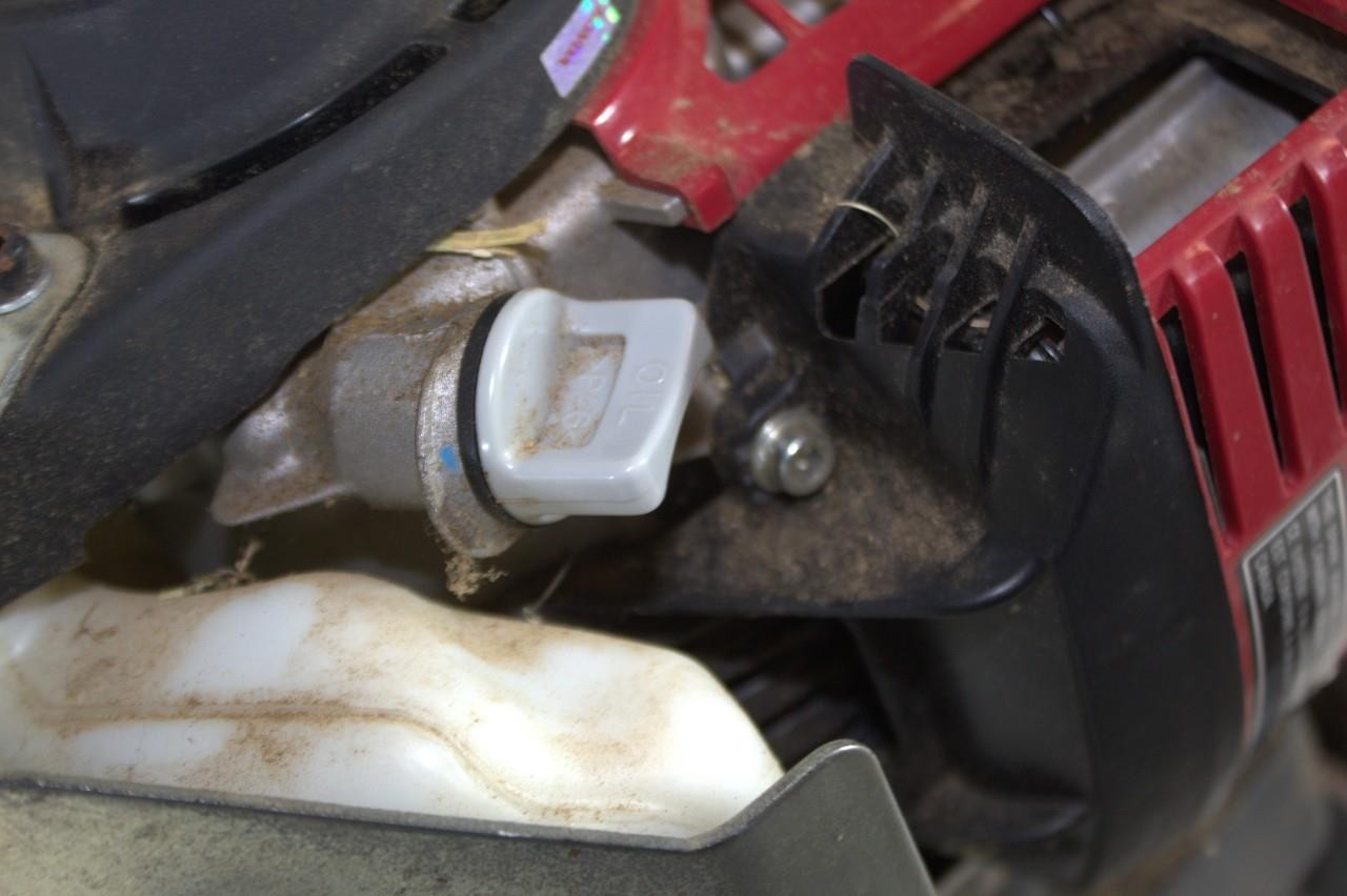 Titan PGD2000X Post Driver 35-Lb. Driving Head, 1.3 HP Honda GX35 Engine