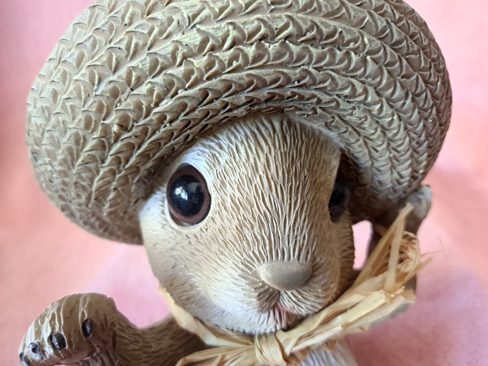 Resin Bunny Rabbit With Marble Eyes and Straw Hat Figurine Brown W / White Color
