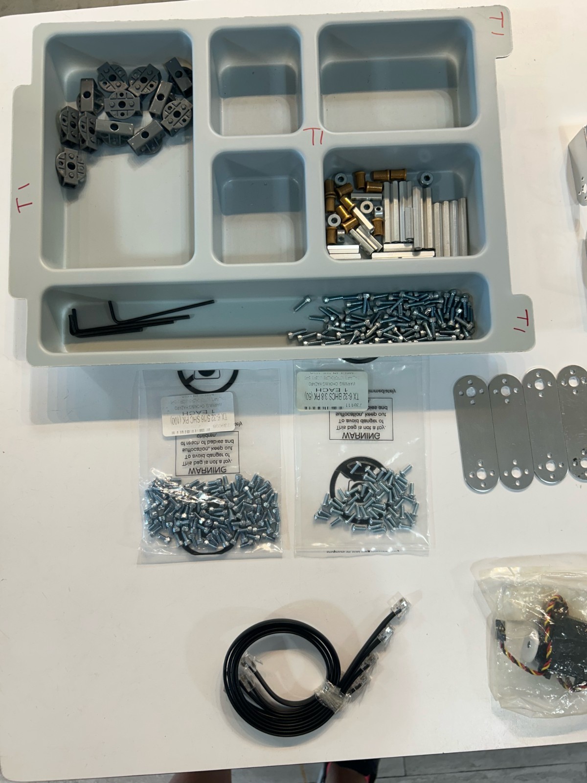 Pitsco TETRIX Robotics | Robot STEM Education Base Set 570 Pieces 739145 LEGO •