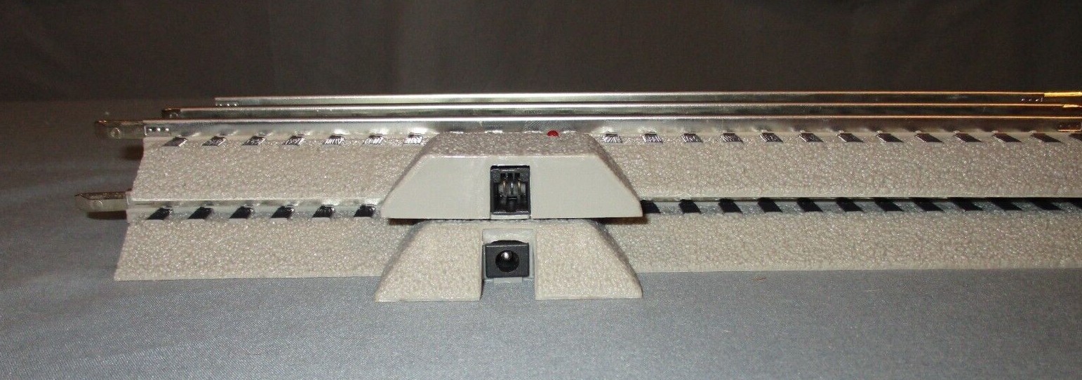 Lionel FasTrack 60" x 40" Oval 8-2-1-1 Track Pack O/027 ga. w/ Special Sections