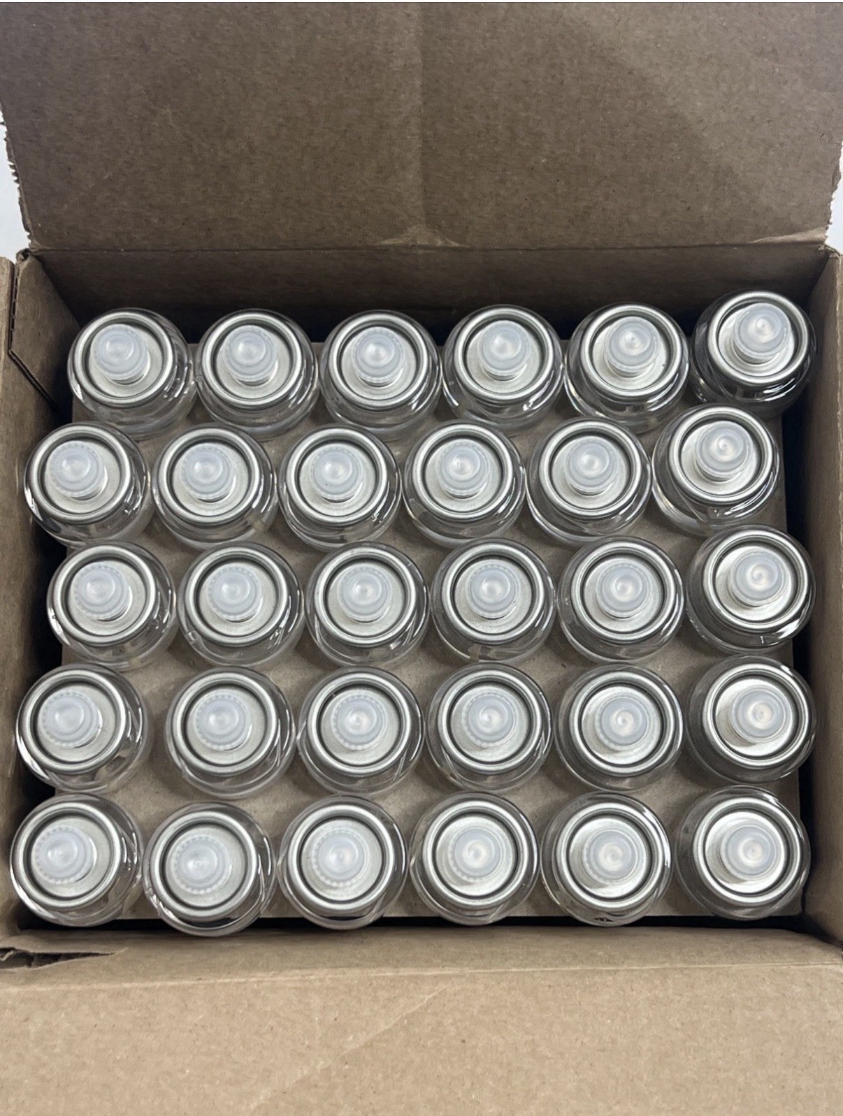 BRAND NEW LIQUID CANDLES Hollowick HD890 Liquid Tealight Fuel Cell 8 Hr 89 Pack