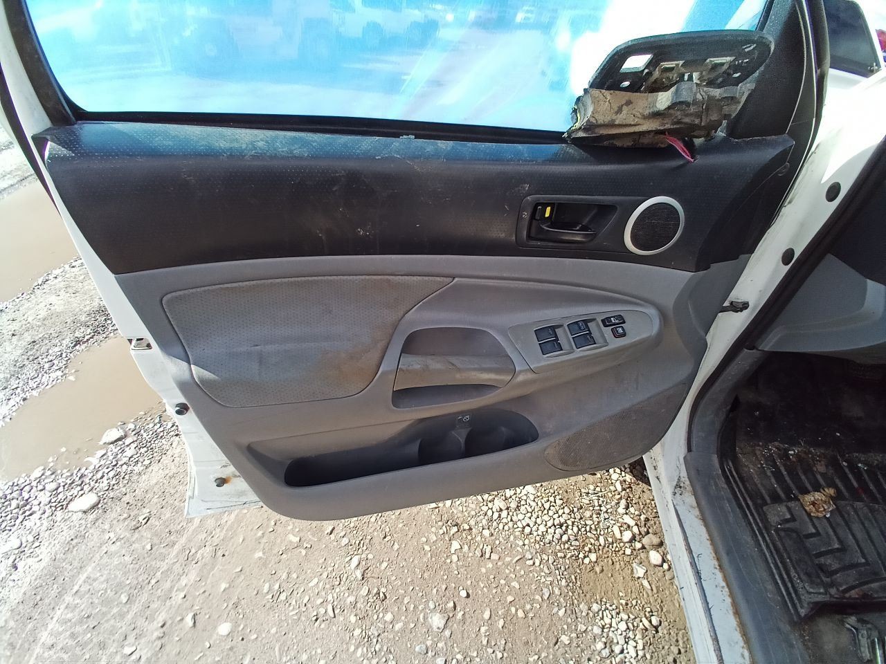 Front Passenger Right Spindle/Knuckle w/Hub from 2006 Toyota Tacoma 12786468