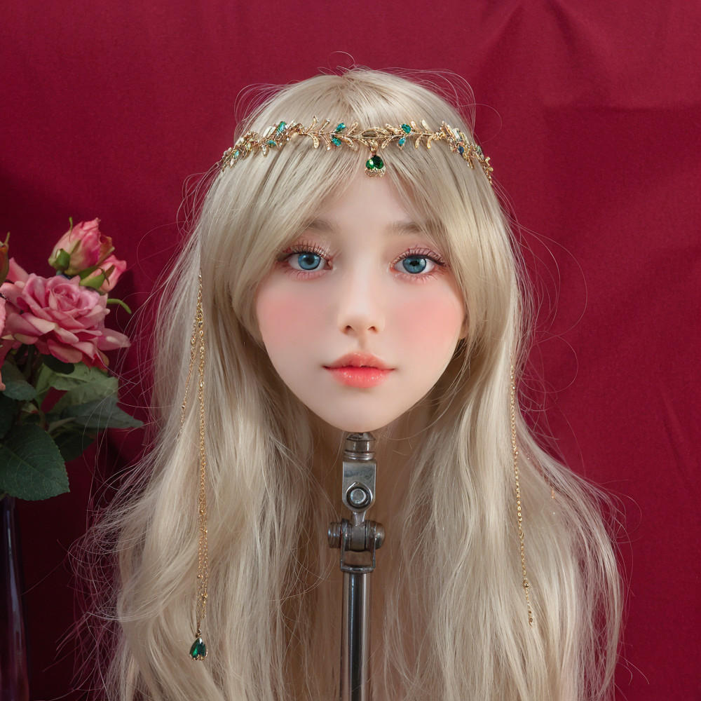 Limited edition female head, TPE material,Mannequin Head,1:1 replica of a female