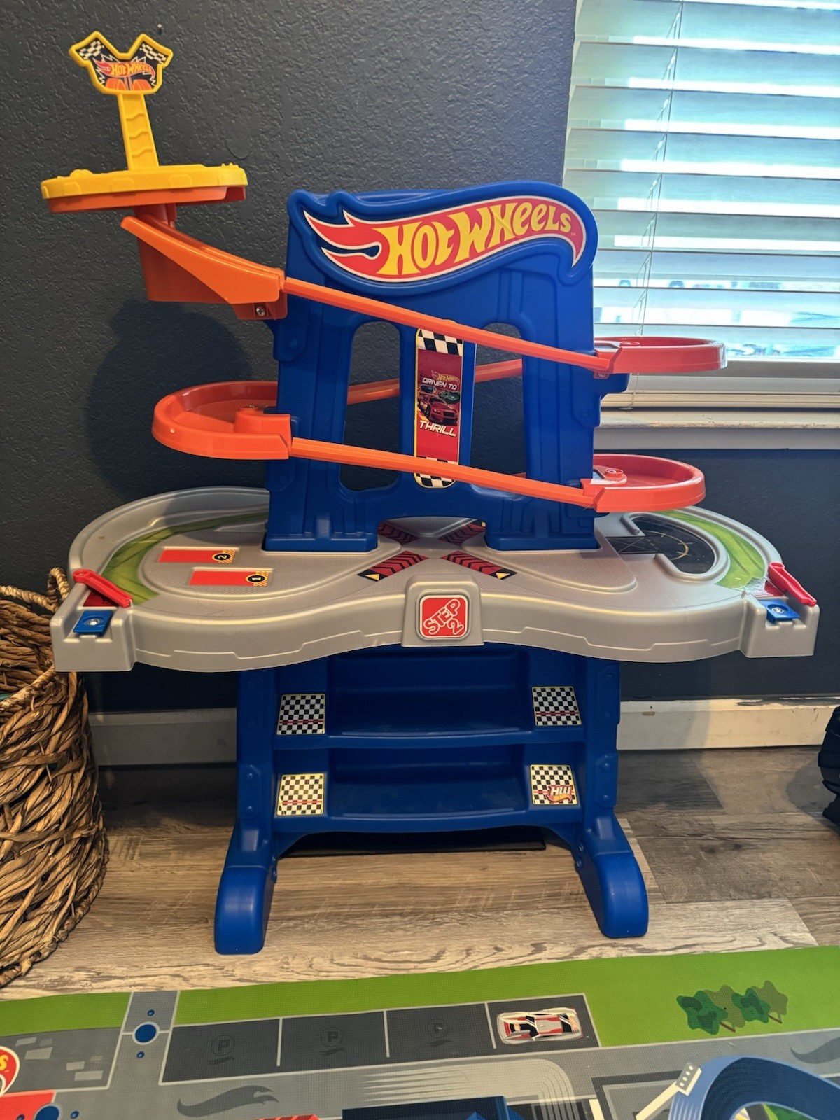 Step 2 Hot Wheels Road Rally Raceway Car Track Play Table Step2