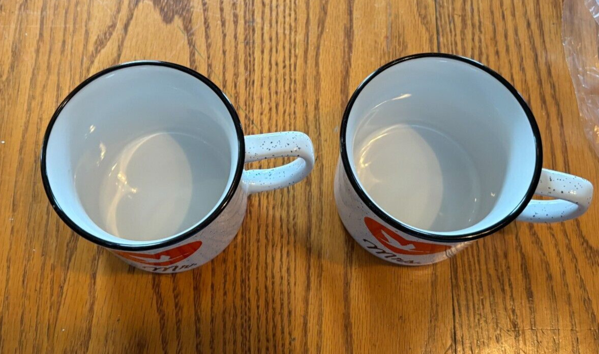 2 RARE NEW Mr. & Mrs. Wawa Speckled White Ceramic Hot or Cold Mugs Cups