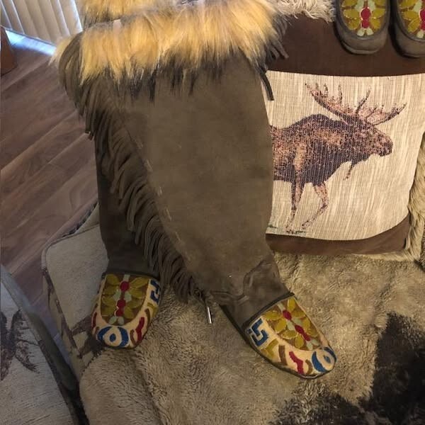 NATIVE AMERICAN WOODLAND STYLE moccasins FOR women