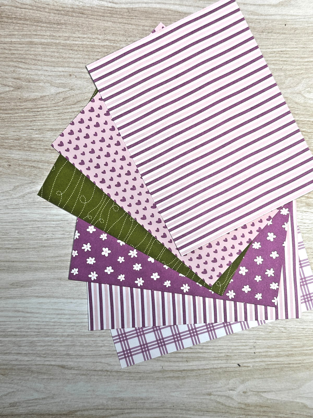 Stampin' Up! Cute As Can Bee Designer Series Paper 4 x 5.25" Pack