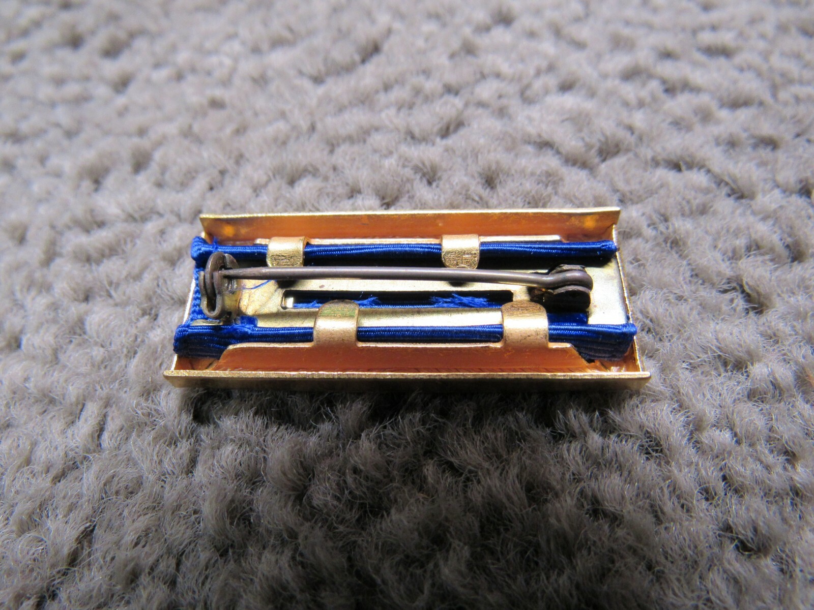 US WW2 Presidential Unit Citation Pin Back Original In govt Paper NOS