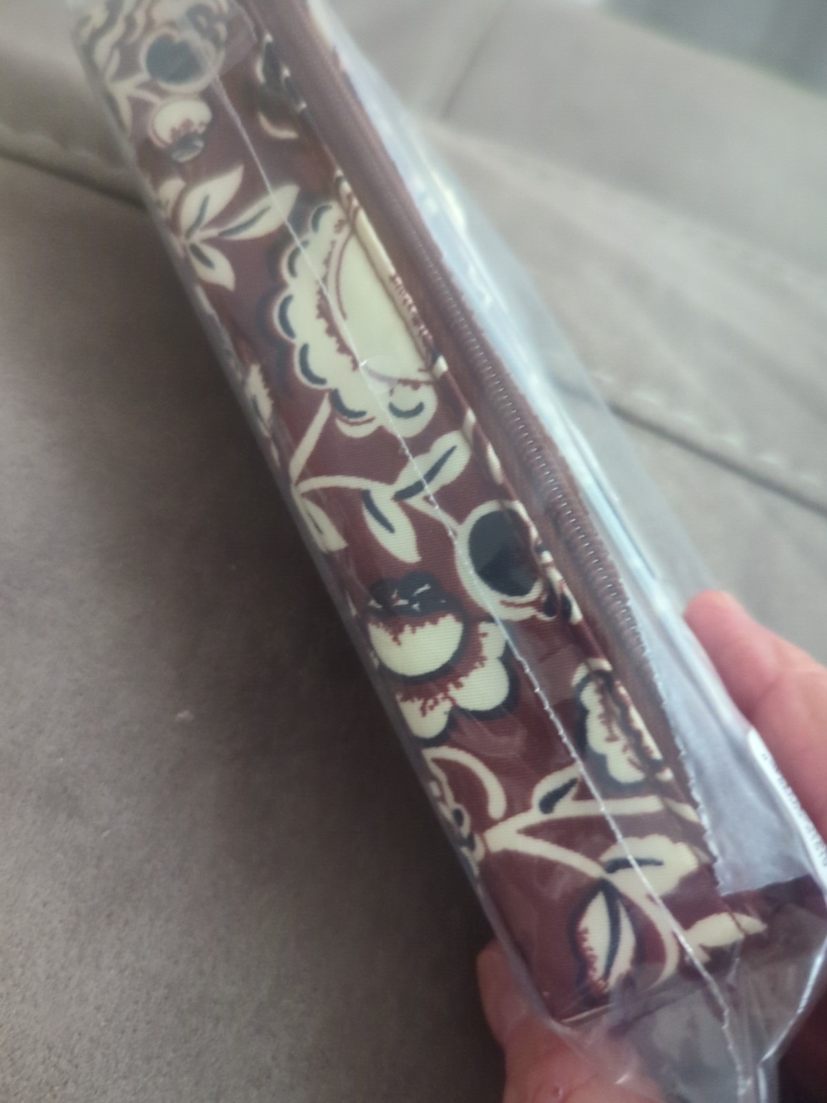 Vera Bradley BUBBLY FLOWERS CINNAMON 7 DAY NYLON Travel Pill case NWT