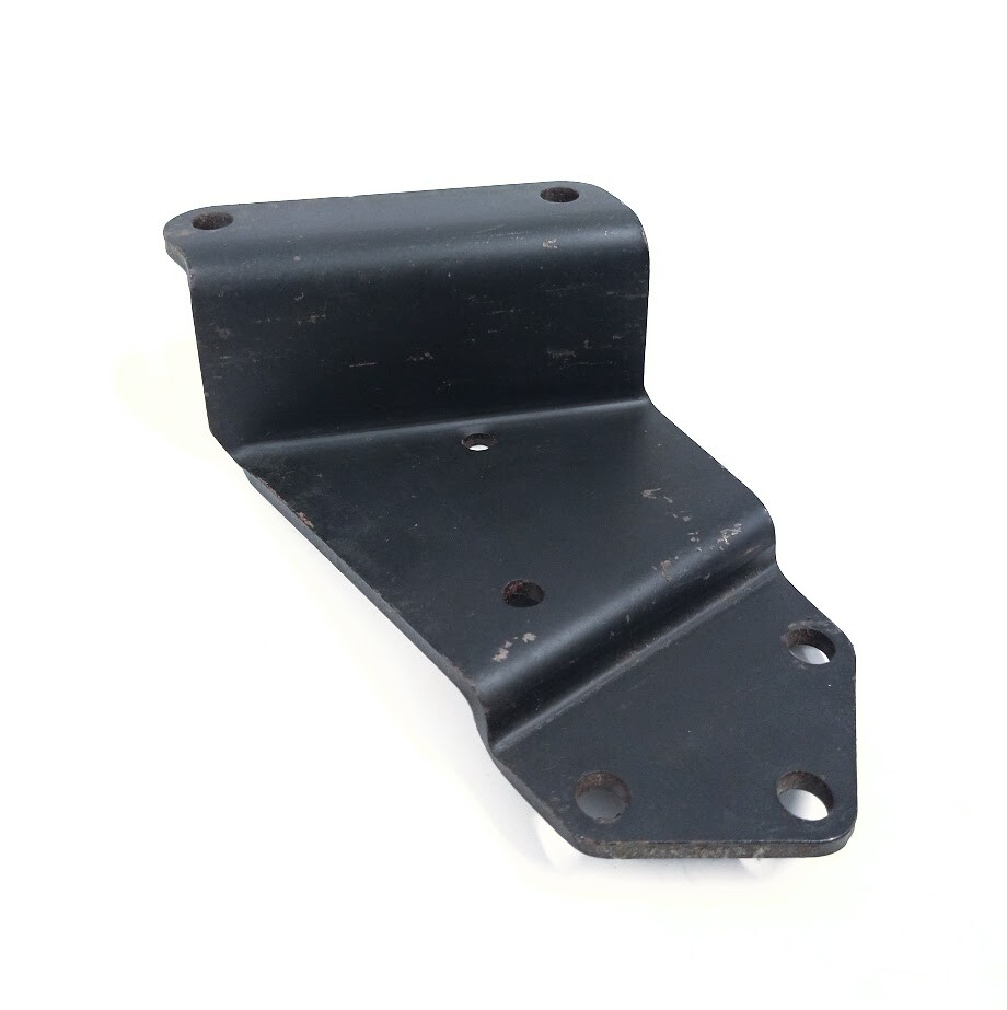 Crusader PCM 98252, Oil Header Bracket, OEM
