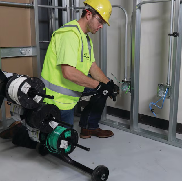 Southwire SIMpull 500-ft 8 -AWG Black Stranded Copper THHN wire ( By-the-roll )