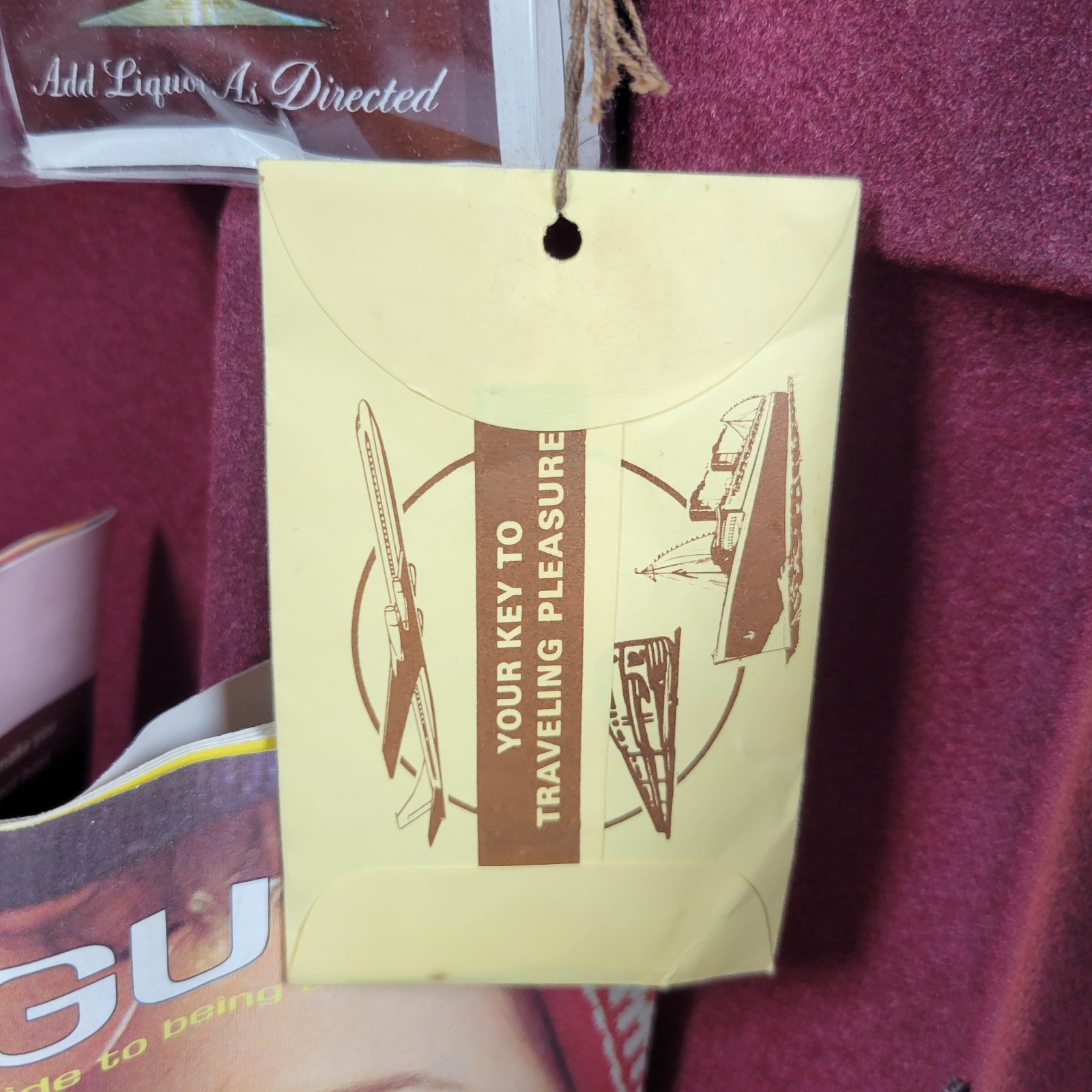 Vintage Portable Travel Bar Executair 737 Trav-L-Bar Case Key Uniroyal Royalite