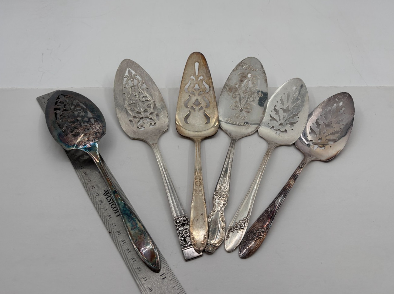 Lot of 10 Assorted Used Silverplate Pie Servers - Lot#2