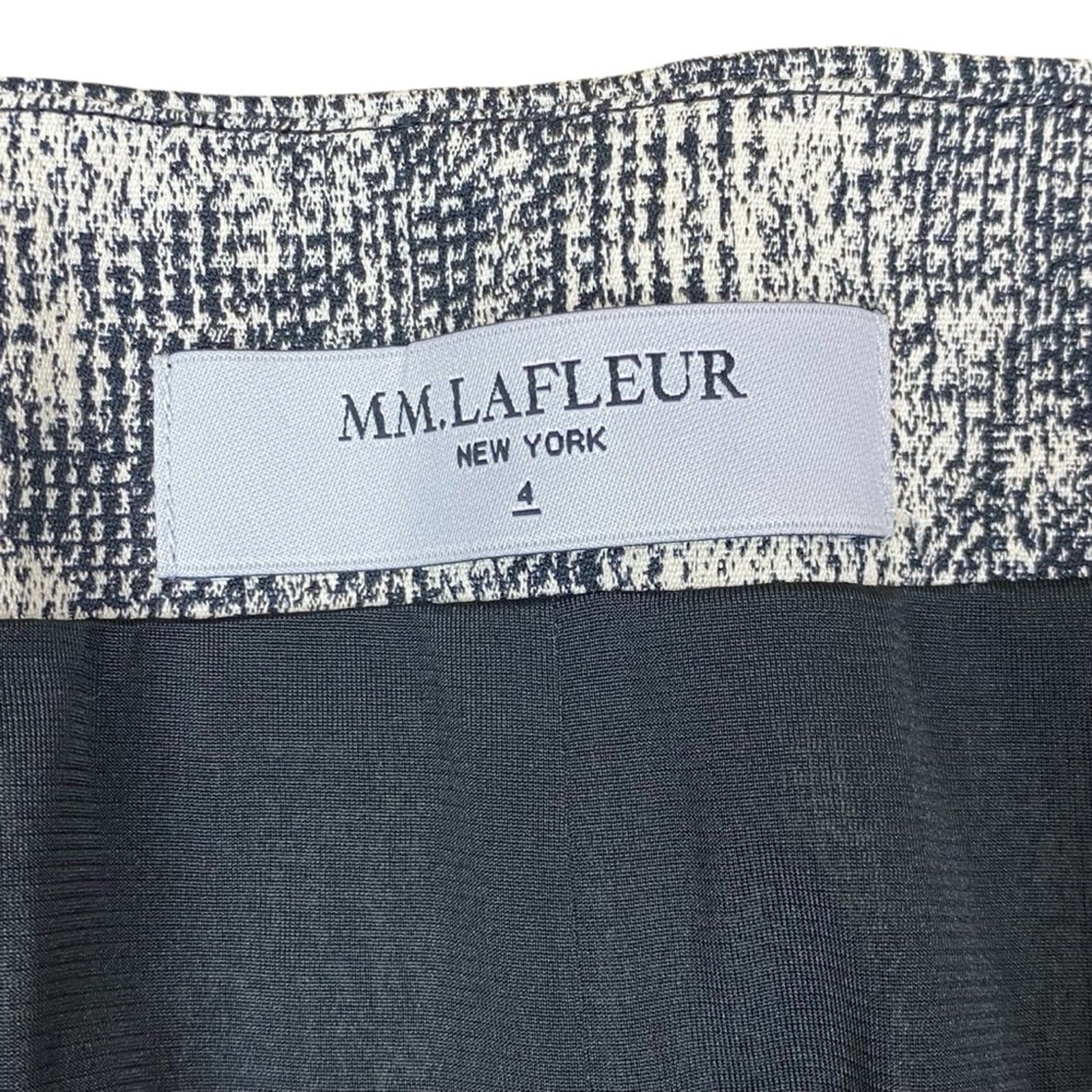 M M. LaFleur Knee Length Pencil Skirt Size 4 Black Cream Classic Career