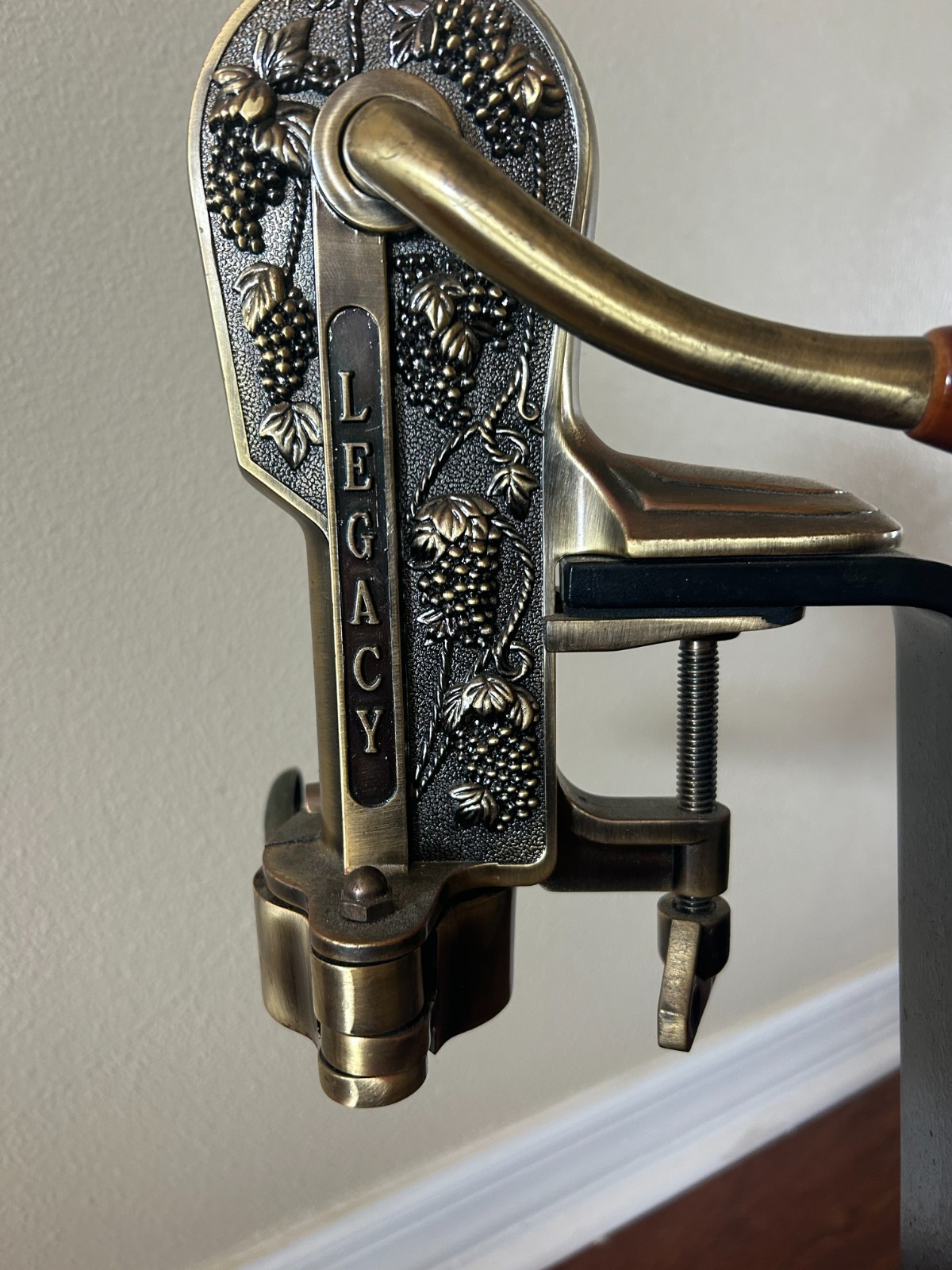 Vintage Rogar Estate Brass Table Top Wine Bottle Opener Corkscrew w/ Wood Stand