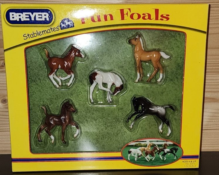 New Breyer Stablemates Fun Foals 5977 Set Horses 2009 NIB Scrambling Standing