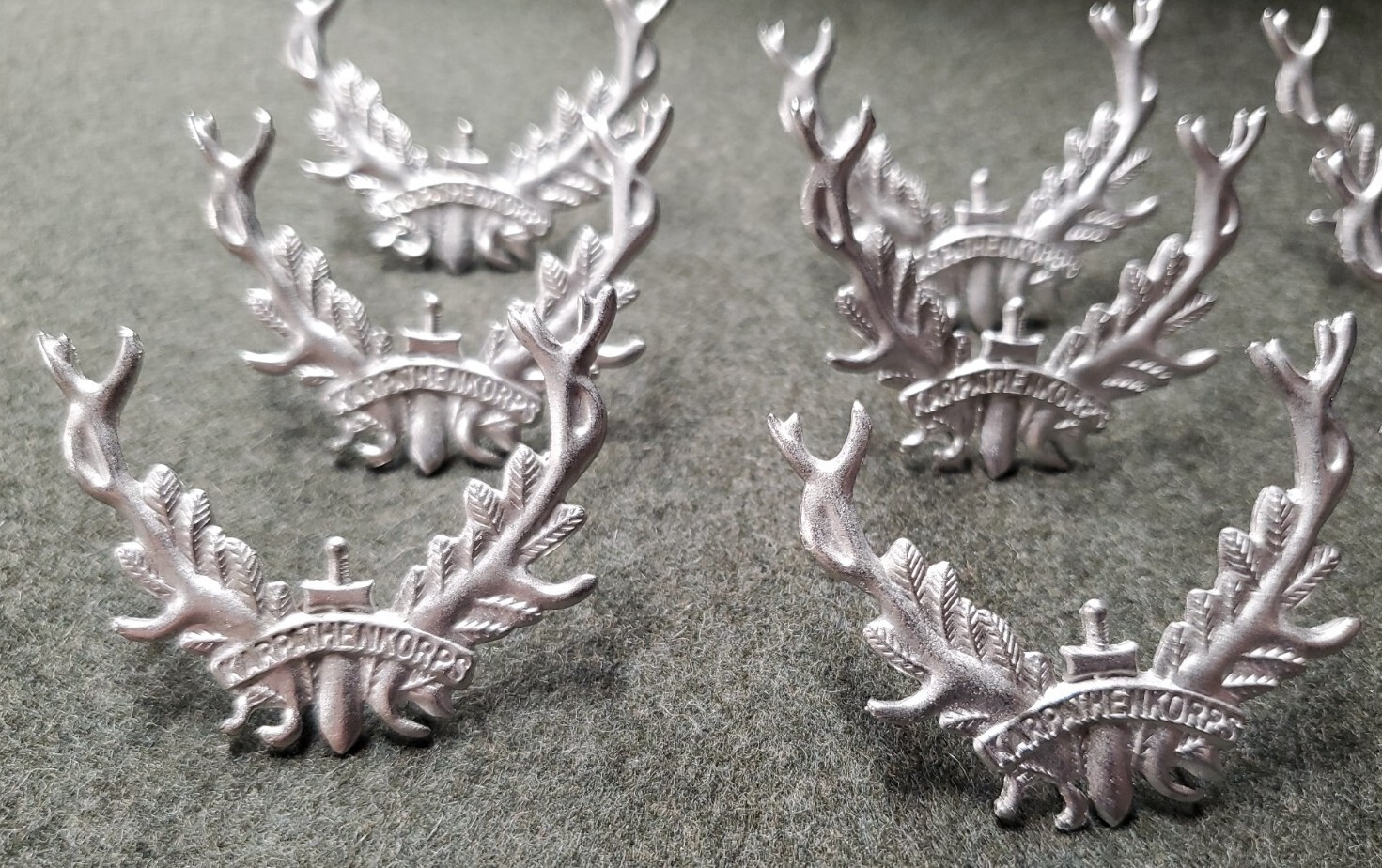 WWI Austro-Hungarian/ German Karpathenkorps (Carpathian) Cap Badge* Unpainted