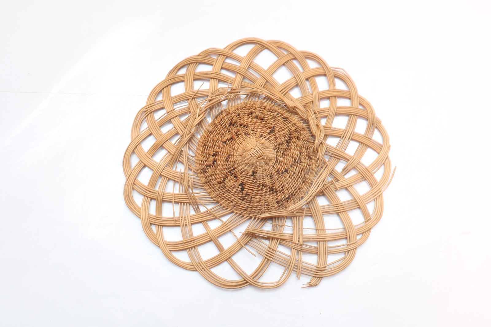 VTG Native American Indian Hupa Yurok Woven Basket Plaque Flat Tray Trivet 8.5"