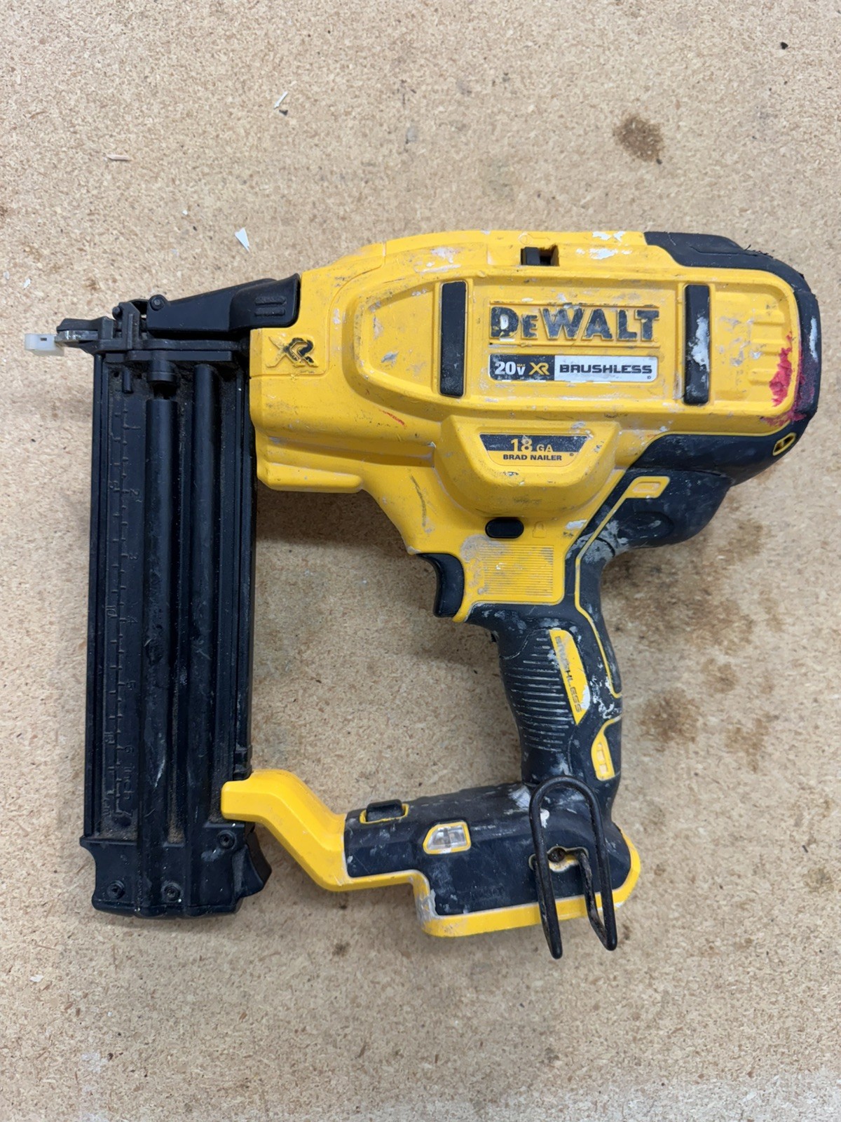 DEWALT 20V MAX XR 18-Gauge Brad Nailer DCN680