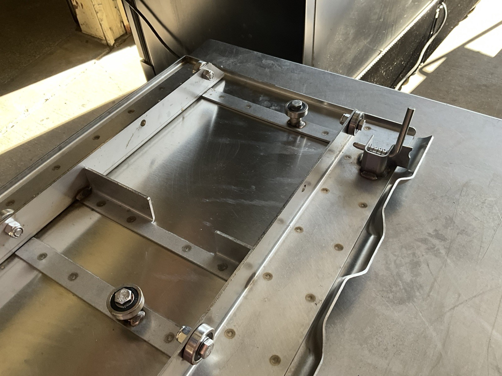 Hobart 6801 5801 Carriage Assembly 00-437469 For 6801 and 5801 meat band saw B