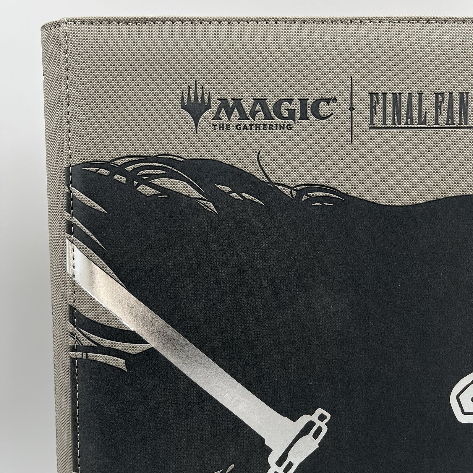 Ultra PRO MTG Final Fantasy Sephiroth Planet’s Heir - 9 Pocket Zip Pro Binder
