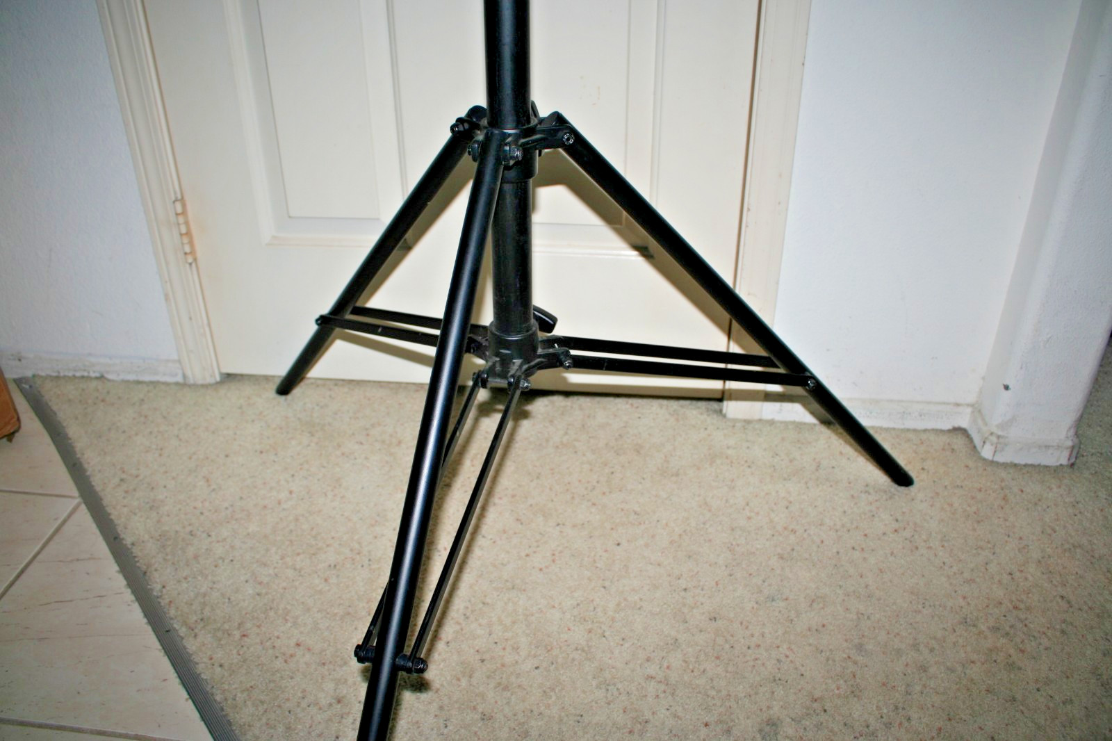 Matthews Hollywood Light/Heavy Triple Riser-Black # B387490 Max. Height 12.4ft