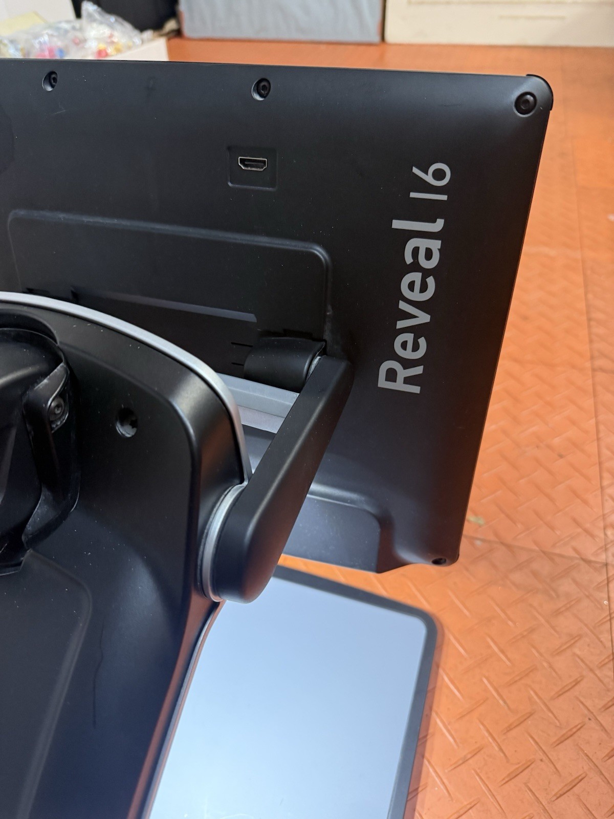 Humanware Reveal 16 Full HD Digital Video Magnifier With Rolling Case