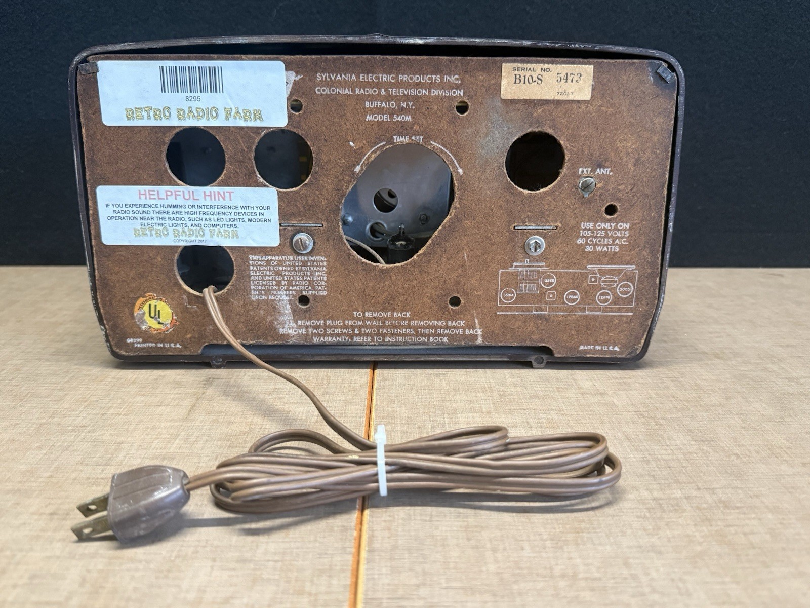 Umber Brown Bakelite 1952 Sylvania Model 540M Vacuum Tube AM Clock Radio - EUC