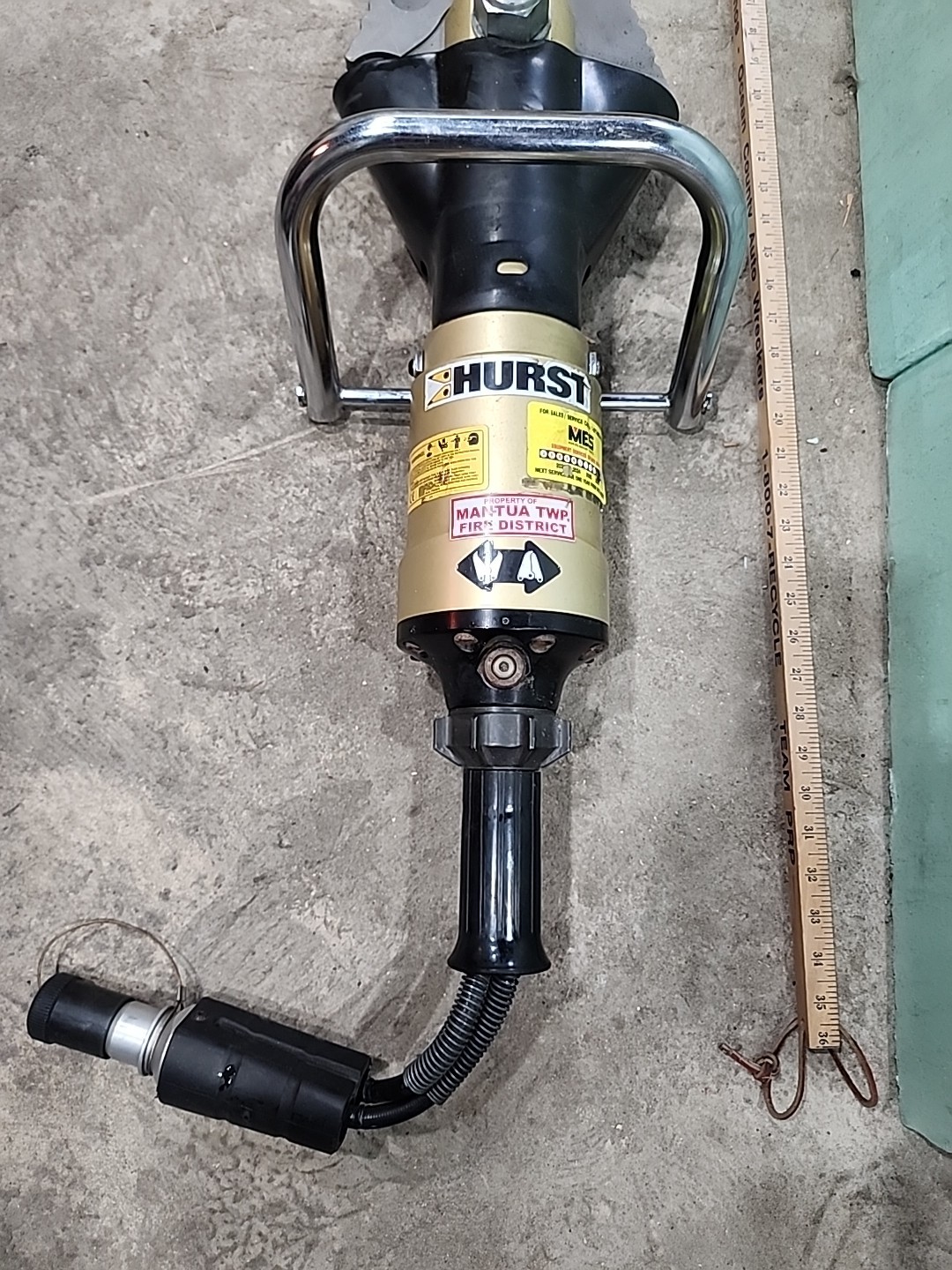 Hurst Hydraulic Jaws of Life Combi Tool Spreader / Cutter w/ Quick Connect Used