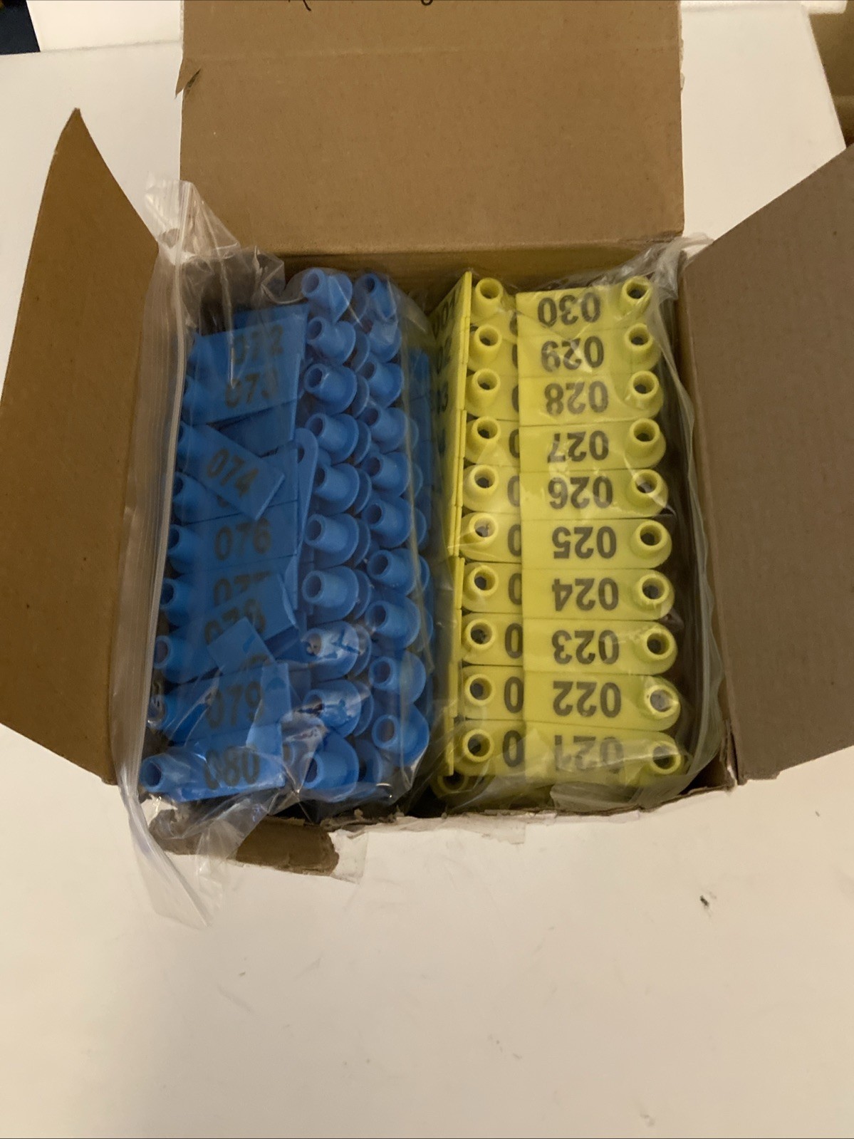 400 PCS 1-100 Plastic Livestock Ear Tags for Goat, Sheep, Cows, Etc.