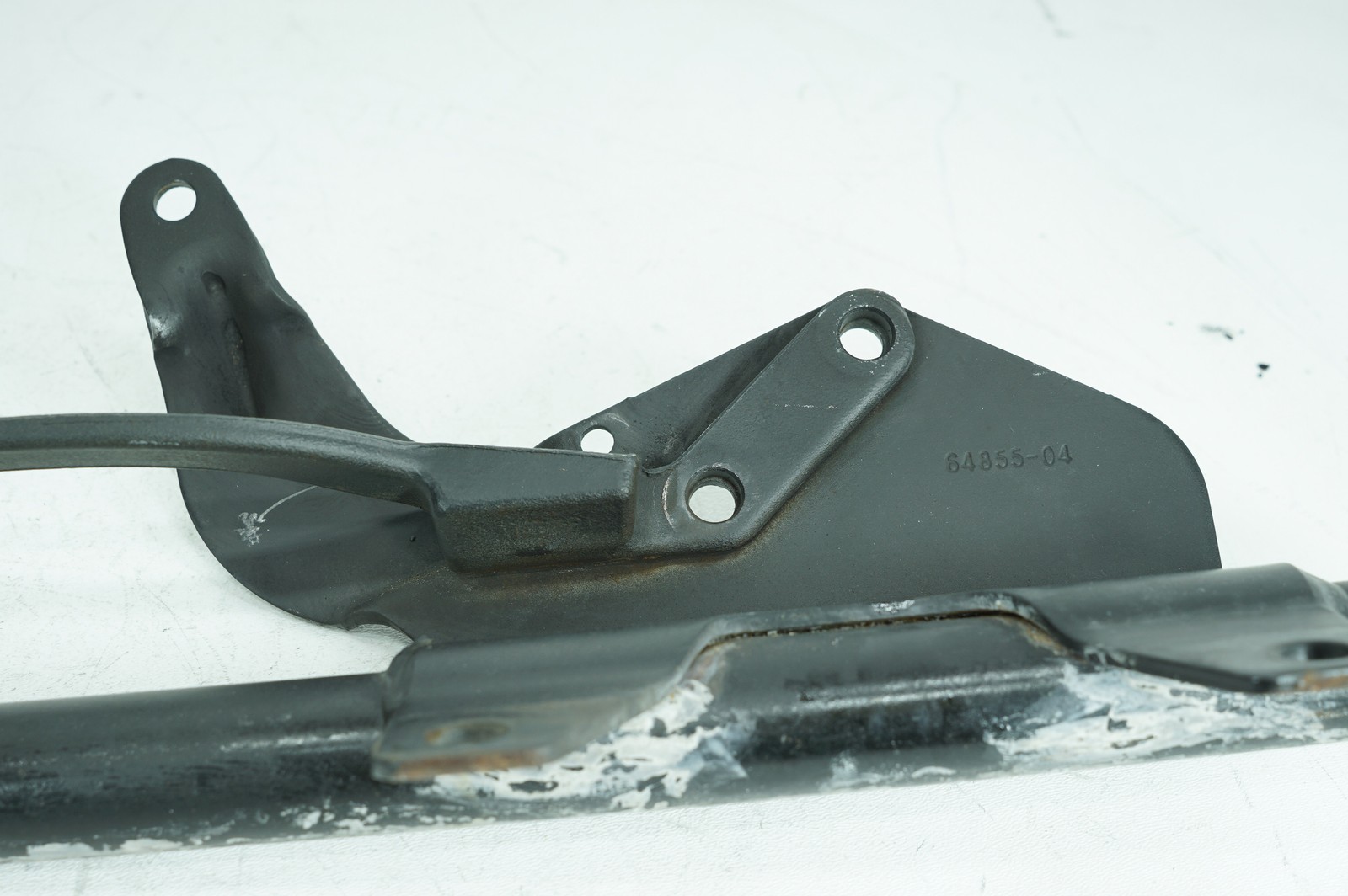 09 Harley Sportster XL1200C OEM Exhaust Muffler Interconnect Bracket Support Bar