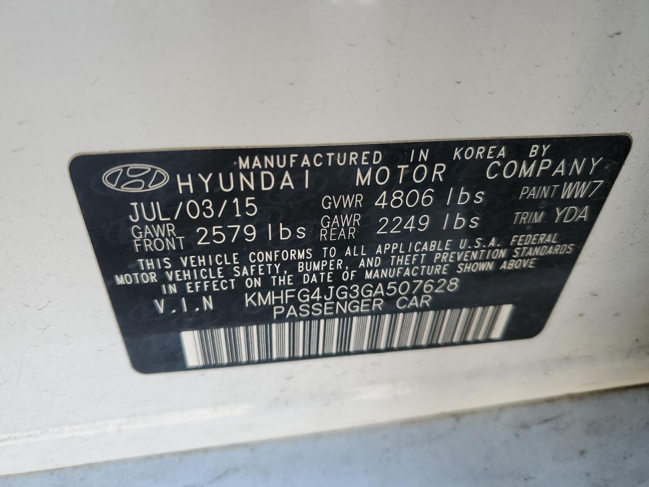 2016 Hyundai Azera Used White Deck Lid with Rear View Camera - OEM