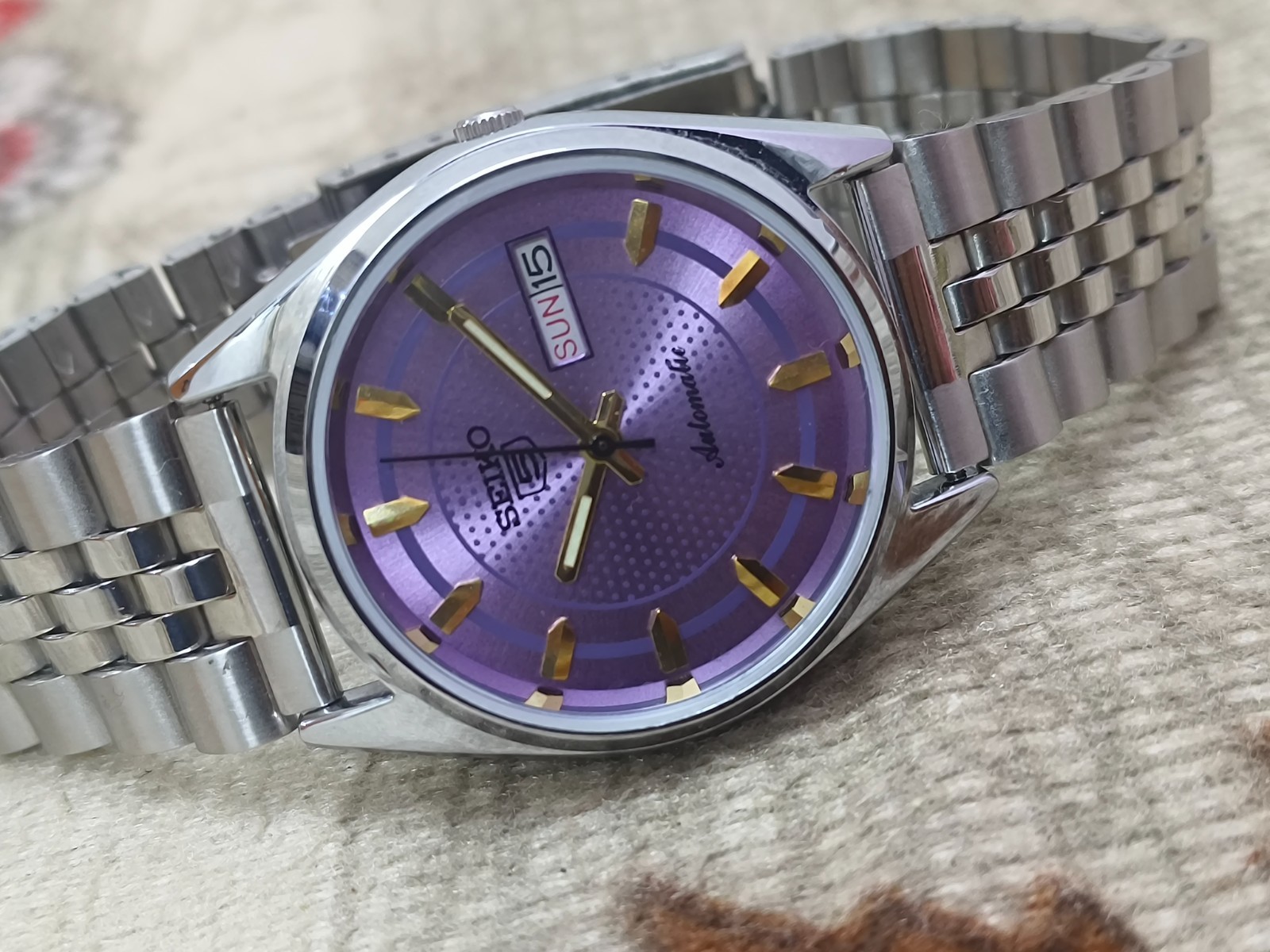 Vintage Seiko 5 Purple Automatic 17 Jewels Day/Date Japan Men's Wrist Watch 6309