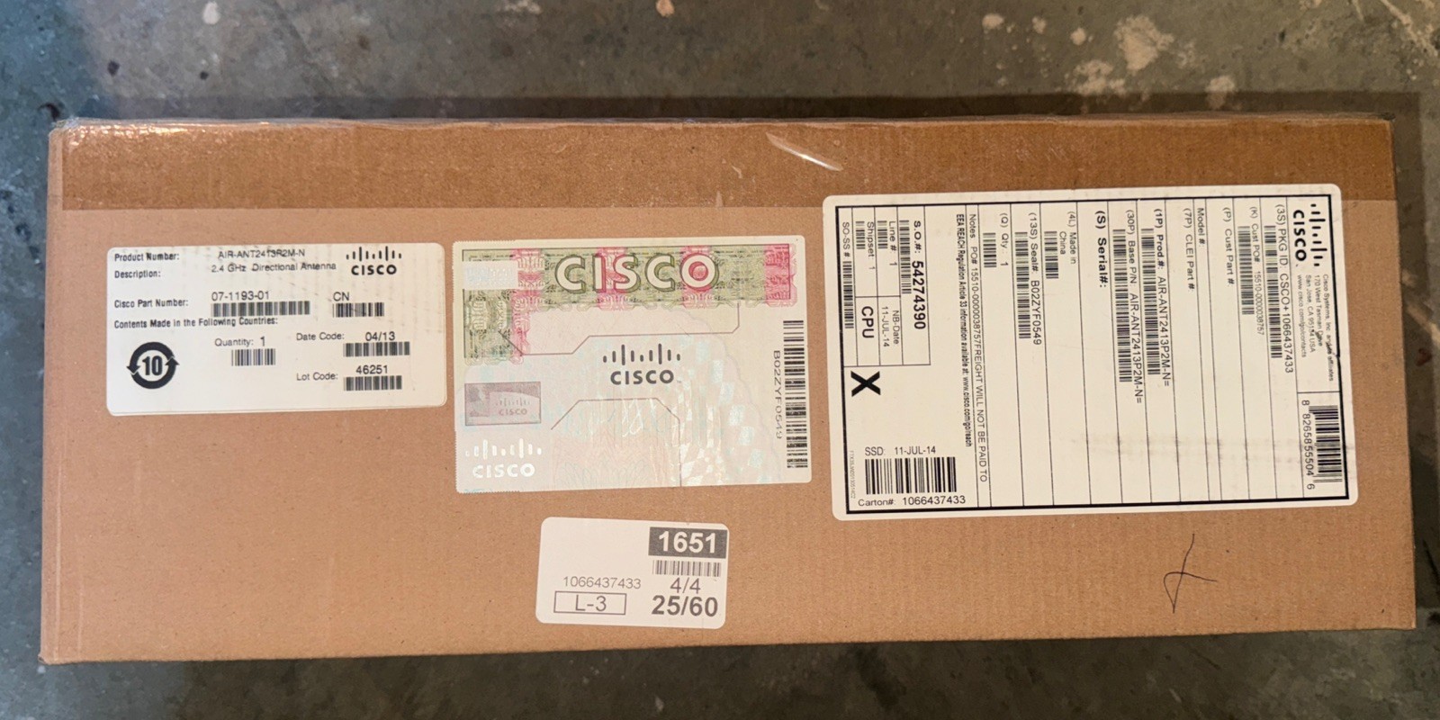 Cisco AIR-ANT2413P2M-N 2.4-GHz 13-dBi Directional Antenna ( Factory Sealed)