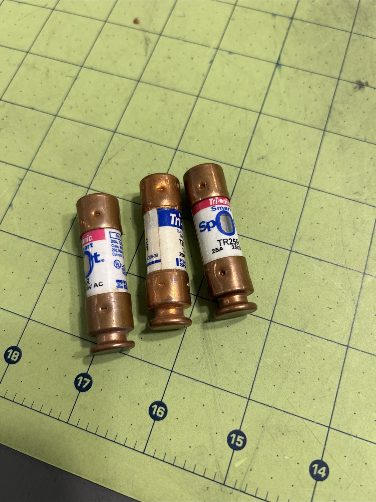 Qty (3) Ferraz/Shawmut TR25R 25 Amp 250V Tri-Onic Smart Spot Free Shipping #3644