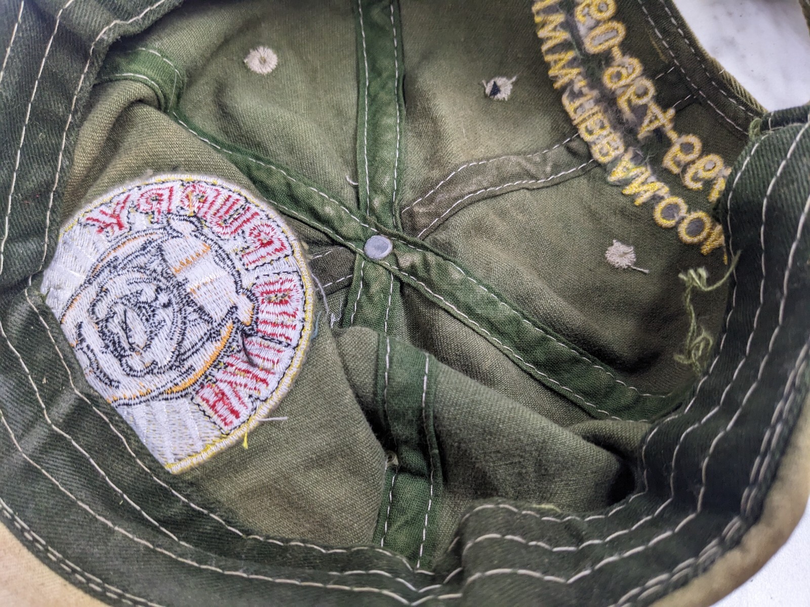 VINTAGE MUD PUPPY BULLDOG ADJUSTABLE HAT CAP USA TIBBAN MFG DAD MENS COMFORTABLE