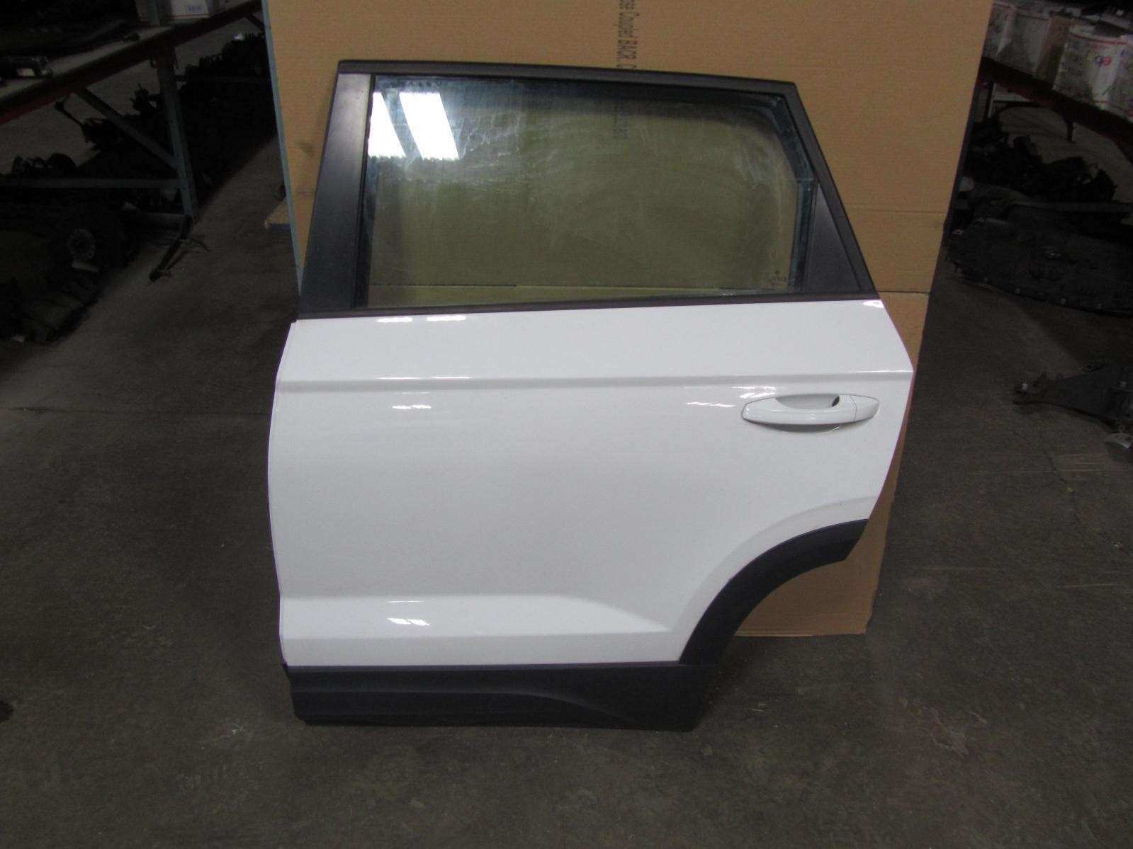 22-24 VOLKSWAGEN TAOS Left F Driver Side REAR Door Pure White
