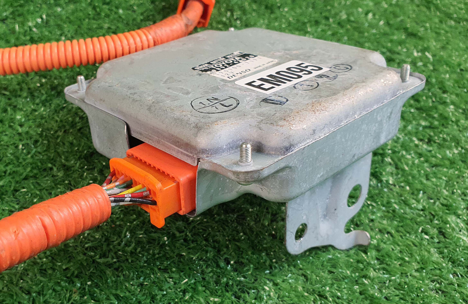 Toyota Prius Hybrid 2010-2015 Bettery Voltage Sensor with harness 89892-47020