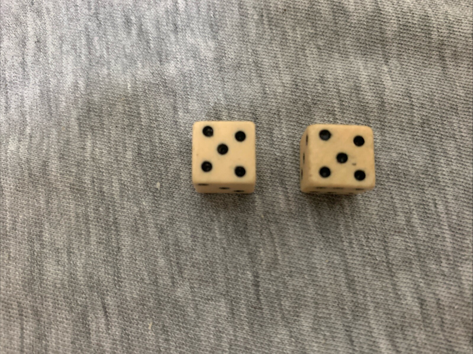 Antique Authentic Civil War Era Carved Bovine Bone Dice 7/16” Dice Pair