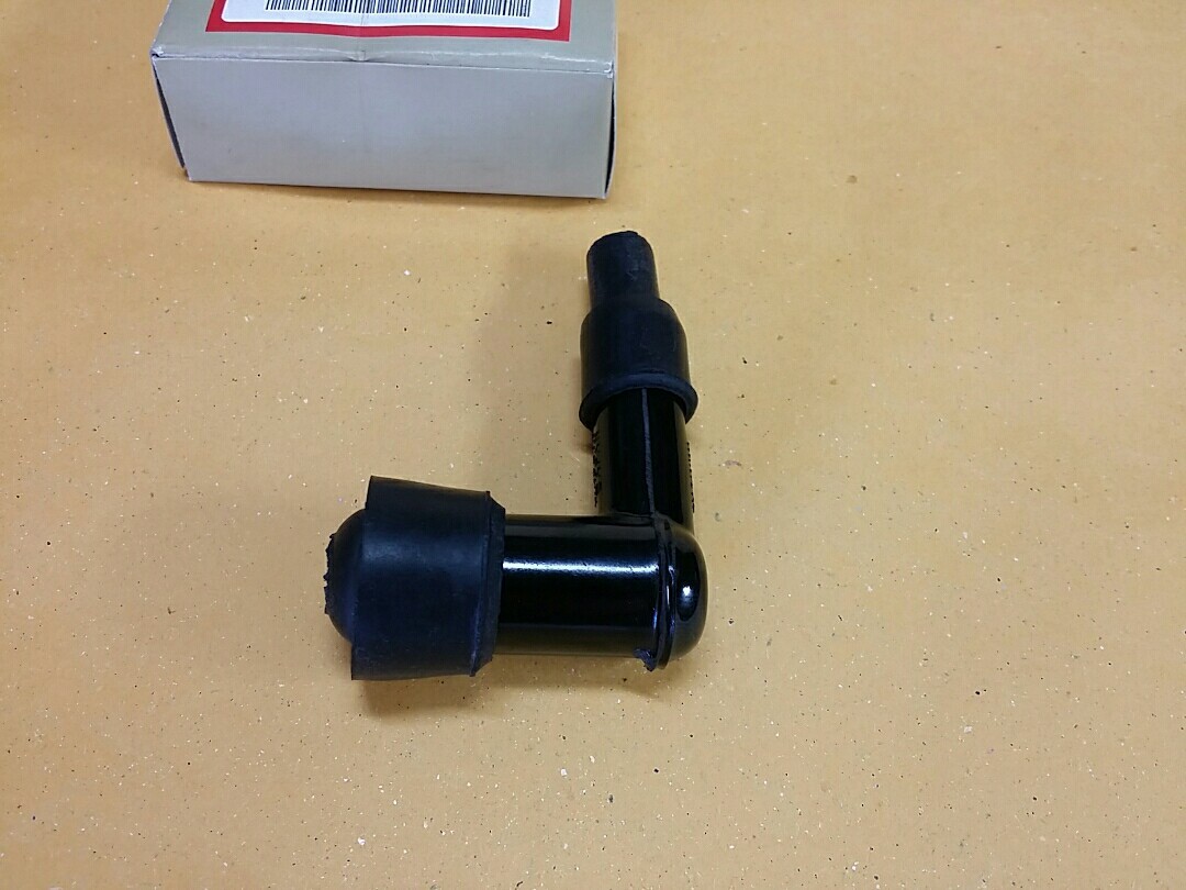 HONDA SPARK PLUG CAP FOR C70 CL70 CT70 CT90 S90 Z50 SL70 S65 CL90 CL100 CB (#66)