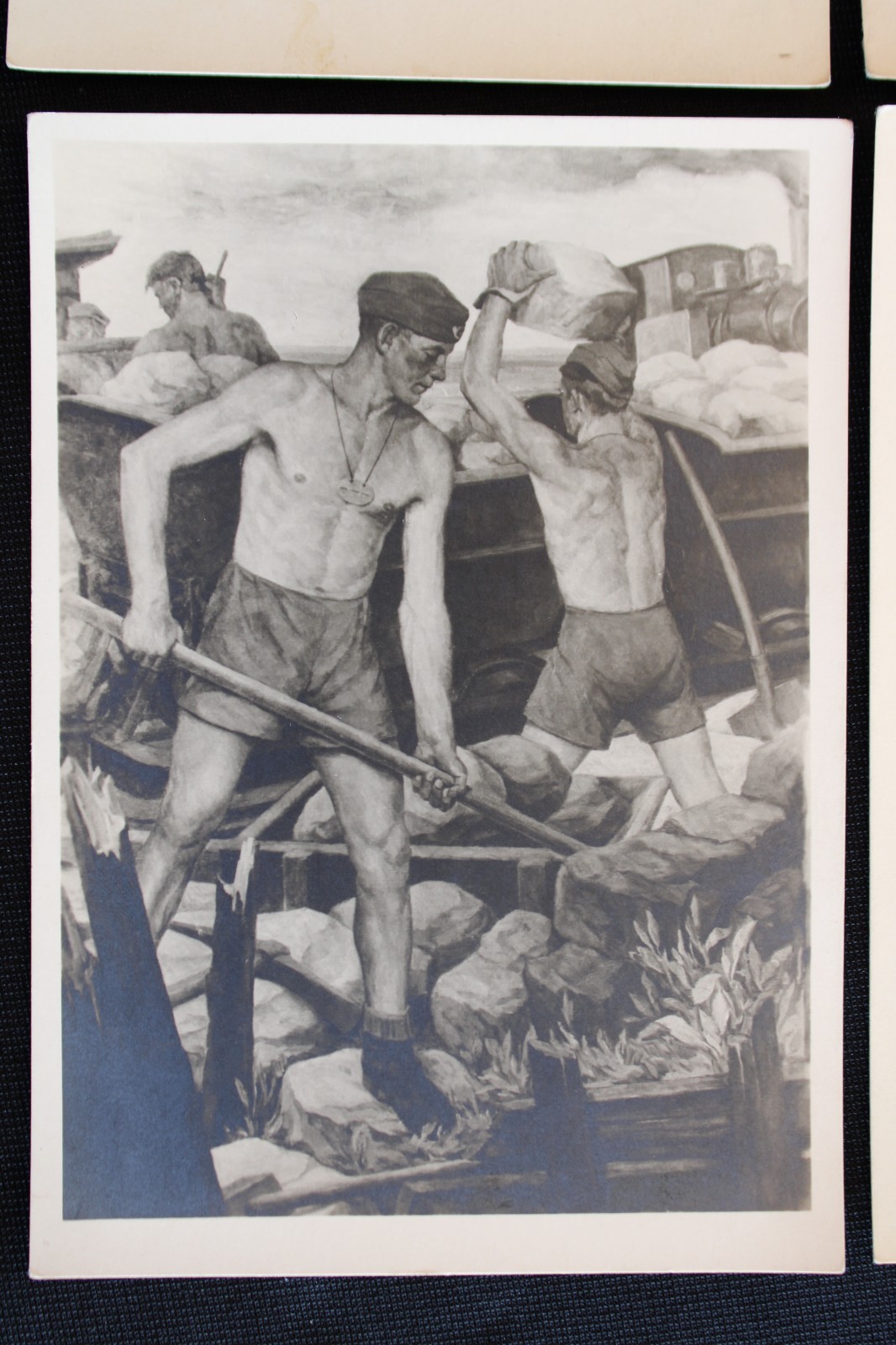 LOT OF 4 UNUSED WWII GERMAN MILITARY POSTCARDS