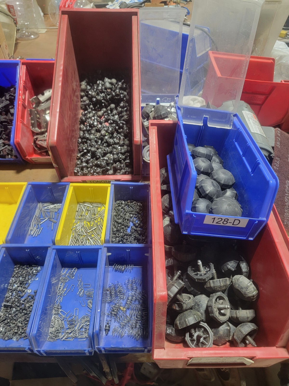 SEMCO Model 250 Pneumatic Sealant Tool 6 oz. Retainer & Hose