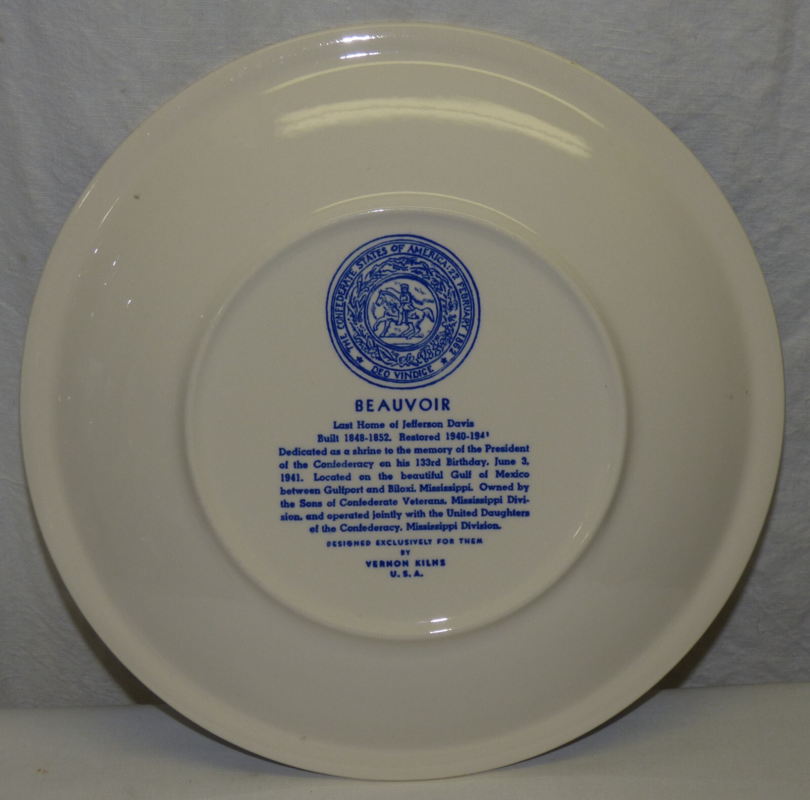 Vintage Vernon Kilns BEAUVOIR Jefferson Davis Home White Blue Ceramic Plate 10"