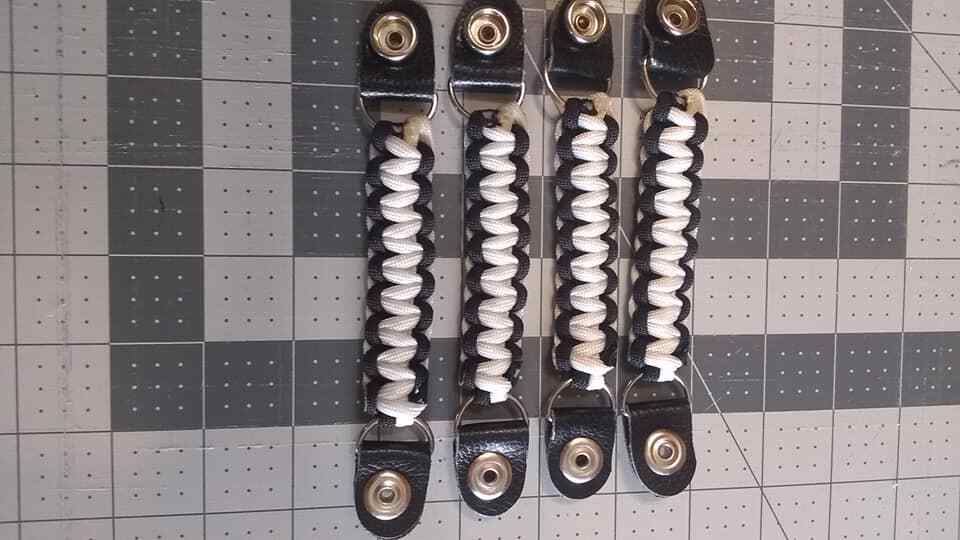 Vest extenders BLACK & WHITE SET OF 4 para cord light & STRONG!! By Stitch