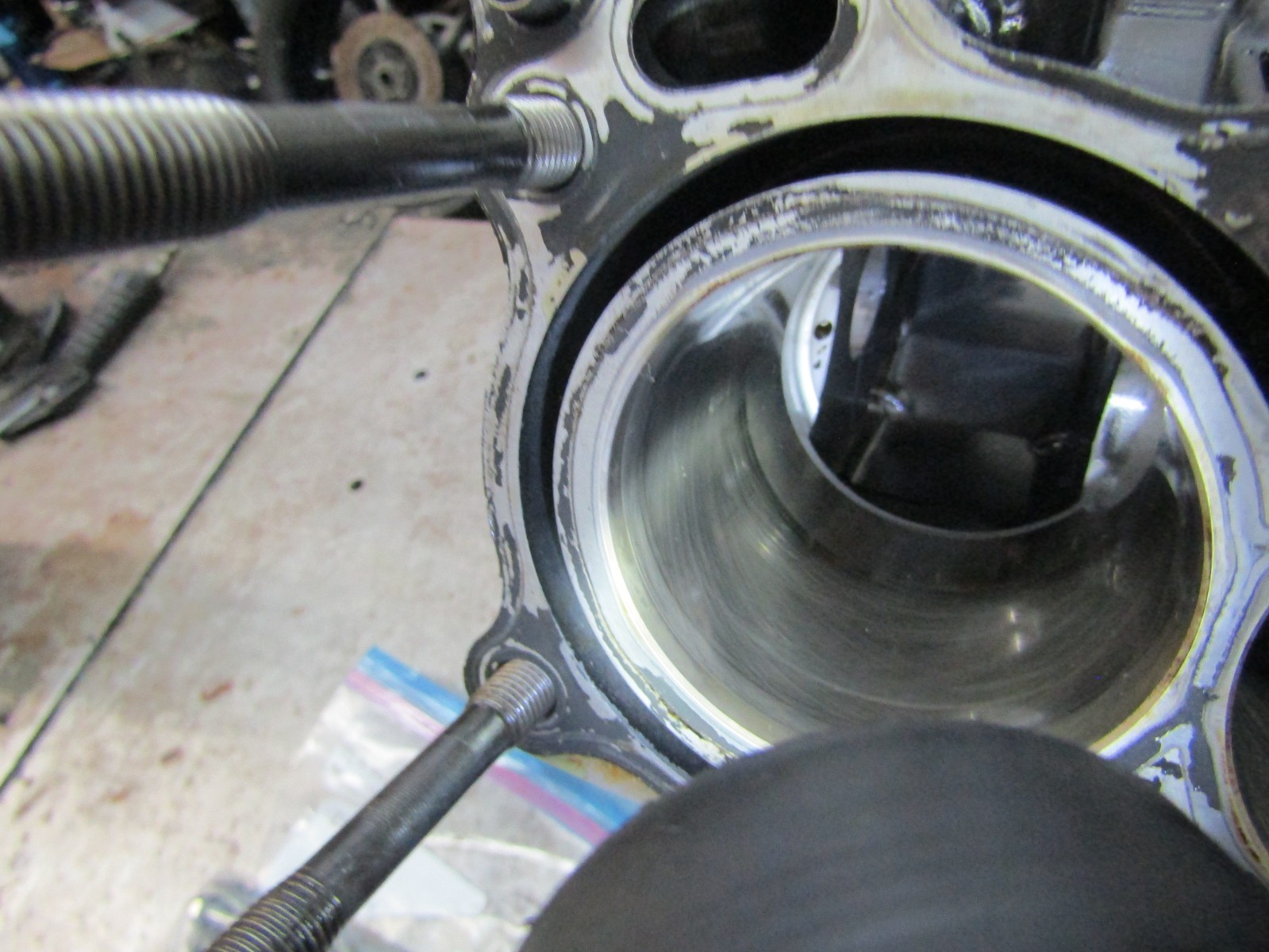 USED OEM 2017 - 2020 Yamaha Crankcase Assembly Halves YZF-R6 R6 BN6-15100-09-00